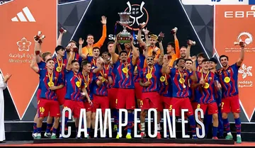 Barcelona prowadzi do nieba, pobija rekord