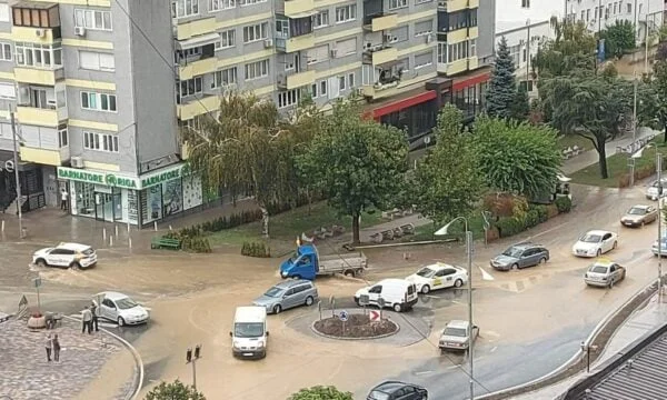 Felhők okoz problémát a forgalomban, valamint Gjilan, önkormányzat kéri alternatív utak kihasználását