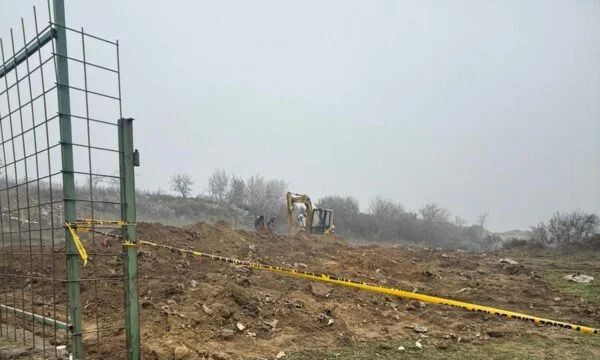 Skickat för granskning av ossuary fortfarande påstås tillhöra saknade personer under kriget i Gjakova