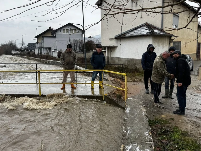 Regnfall i Gjilan, Hyseni: Det har intervjuats på flera punkter, medborgarna visar ökad försiktighet under rörelse.
