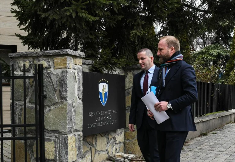 Az Alkotmánybíróság eltörölt 13 törvényt, Tahiri: Az alkotmány védett, a legitimitás győzött