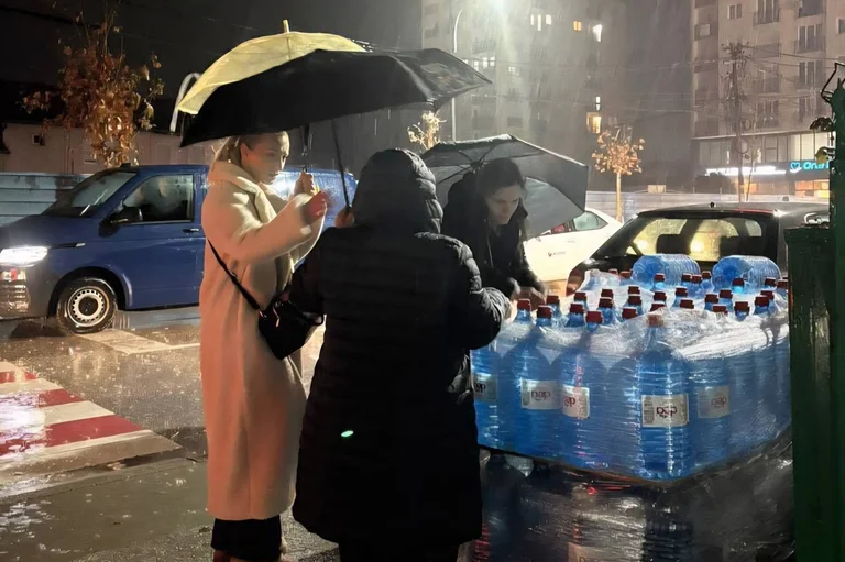 Четыре дня без воды в Фуше Косово: “Дома скунсы, мы никогда не мыли кипяток в кастрюлях”