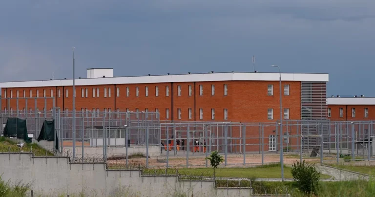 Första fångar från Danmark förväntas komma till Kosovo 2027
