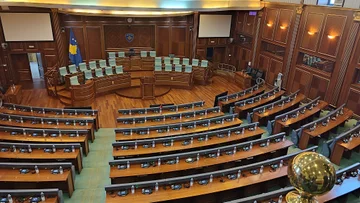 Če štejemo vse glasove, si bomo delili sedeže v skupščini.
