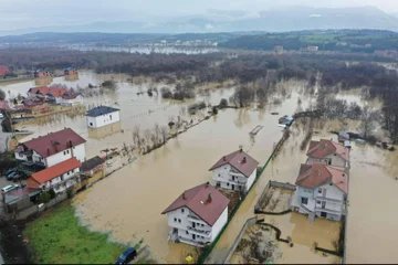 491 km rek, 398 območij na Kosovu, ki jih ogrožajo poplave