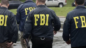 FBI prevzame preiskavo ženske, ki so jo ubili agenti ICE.
