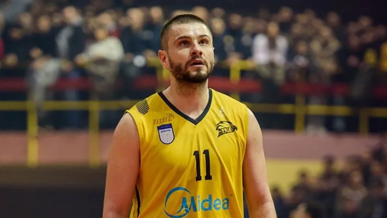 Nehéz: Dardan Berisha ad nyilvános fejét Prizren