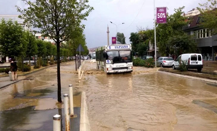 더 나쁜 조건, Pristina 시정촌은 일부 지역에서는 대중 교통의 중단 될 수있다