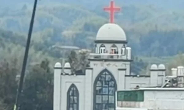 Den inflytelserika kyrkan i Kina rapporterar arresteringar när attacken mot kristna intensifieras.