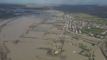 Poplave v Albaniji, ameriško veleposlaništvo opozarja na poslabšanje razmer