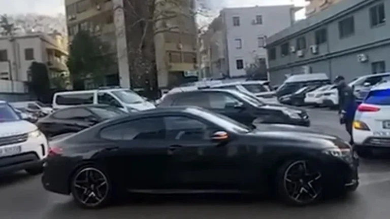 קוסובו אלבאן גנב את BMW-M8 בגרמניה ומכר אותו באלבניה, נמצא על ידי המשטרה.