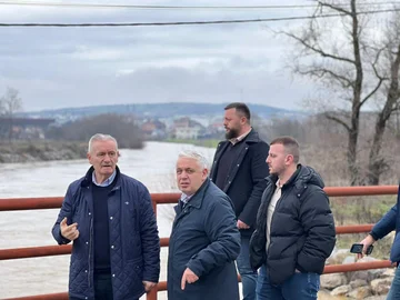 Elezaj: Deževne razmere v Cline ostajajo občutljive tretji dan, družine ob rekah evakuirajo