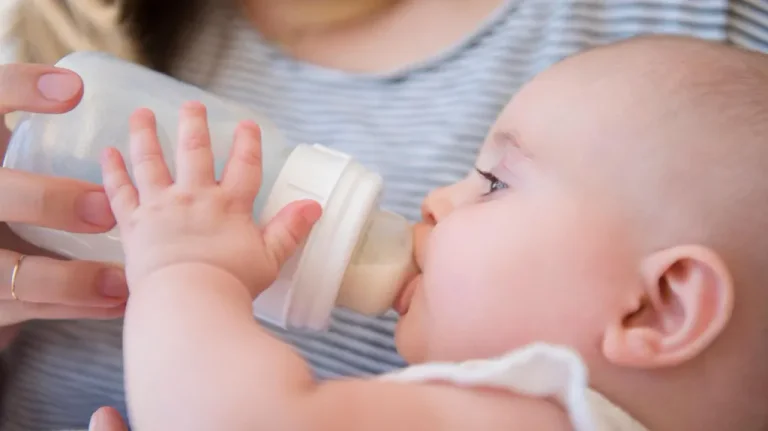 Nestle felhívja néhány baba formula termékek világszerte, okozó félelem toxinok
