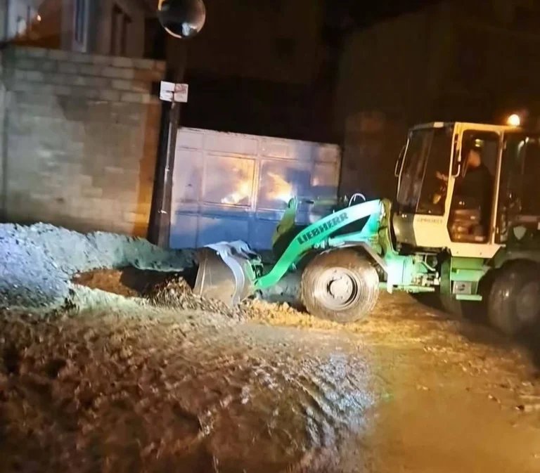 עננים עבים, עיריית פריסרן יוצאת עם הודעות