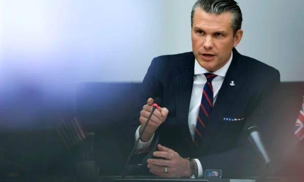 Wodzu Pentagon: Około 200 amerykańskich żołnierzy wkroczyło do Caracas, aby schwytać Maduro