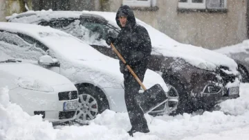 Velike snežinke v Bosni, ženska umre