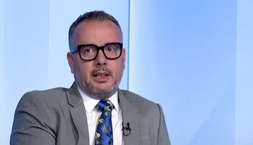 Katetična: brez izginotja s političnega prizorišča P DK, LDK, AAK nikoli ne uniči diktatorja Albina Kurtija