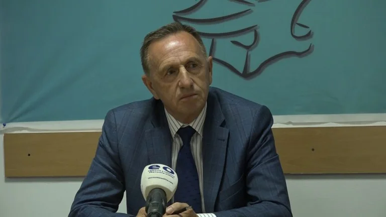 Azem: Több mint 200 ezer magánmunkavállaló emigrált négy éve