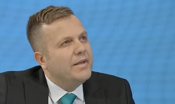 Tako olje kot gentepsi, Blerim Sallah pa je razdeljen na VVė seznam