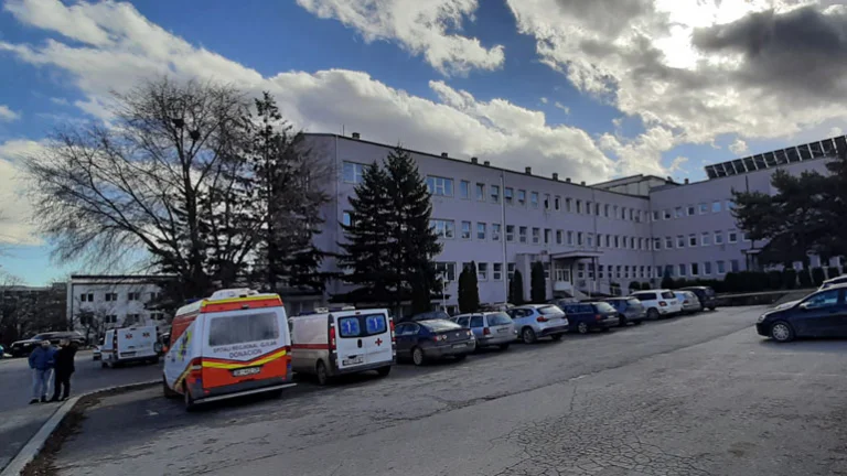 Sérülések 185 ampulas a Gjilan Kórházban, kár 20 ezer euró, a rendőrség részletes