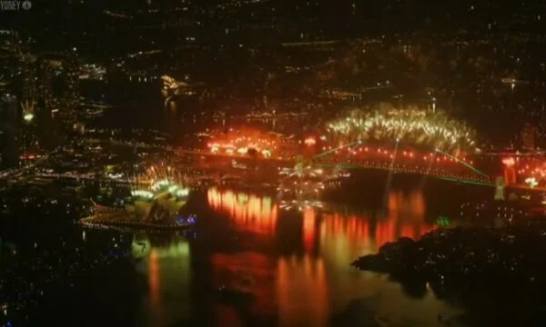 Nowy Rok 2026 przyjeżdża do Australii, uroczystości z fajerwerkami, a nawet rygorystyczne bezpieczeństwo