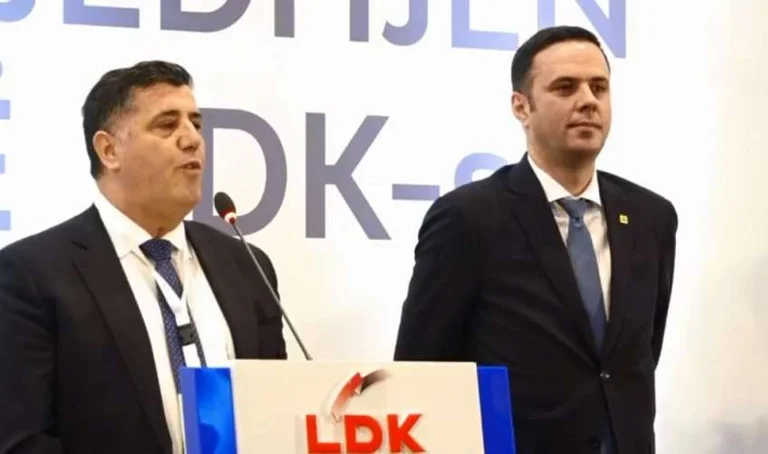 Verslagen van het ontslag van Obadiah - LDK heeft het huis onder controle - Lutfi Haziri praat over Periscope
