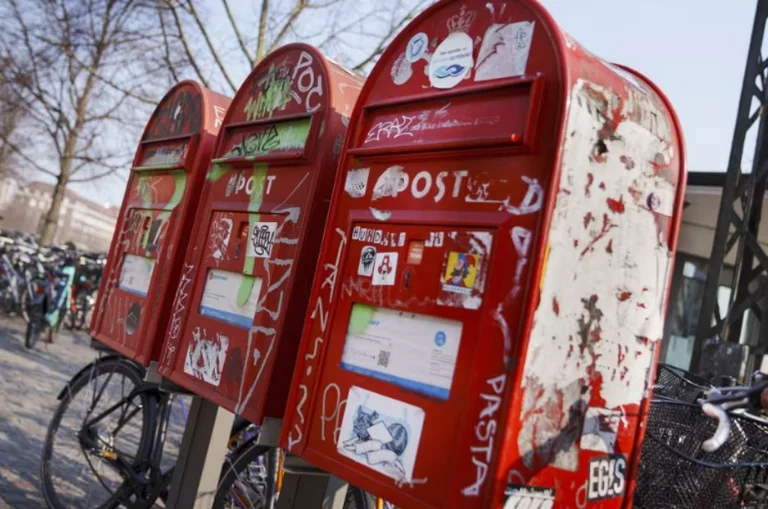 Denemarken wordt het eerste land in Europa dat een einde maakt aan de distributie van post