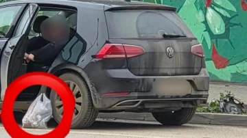 Z avtom je vrgel smeti na cesto in oglobil človeka v Prištini.