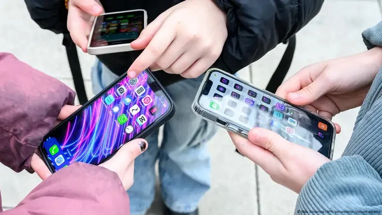 IKD-rapport: Åklagaren har exklusiv kompetens för att granska klassificerade telefoner