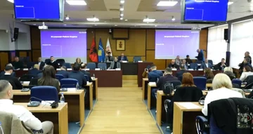 Spektakularna seja v občini Priština