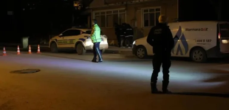 Six I krigare SIS och tre poliser dödade i raid