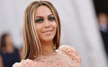 Beyonce는 억만 장자 발표 : 10 층 Wealth와 다섯 번째 가수