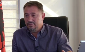 Lushtaku za obtožbo: LVV je kupil glasove, njegovi aktivisti so razdelili denar z vrečami
