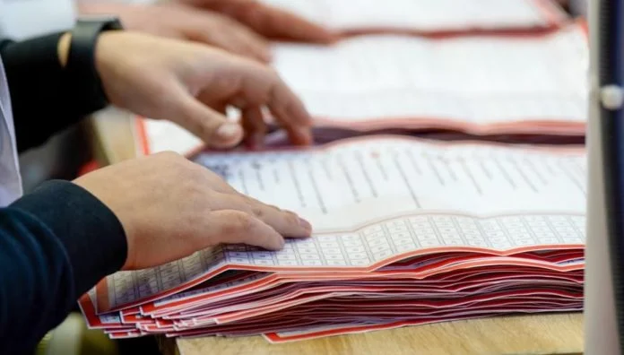99,26% av rösterna, VV över 49%: Det är alla andra parter fick.