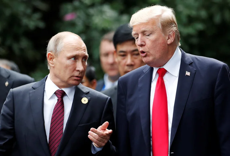Trump zegt dat hij een zeer productief gesprek had met Poetin voordat hij Zeleskyn ontmoette.