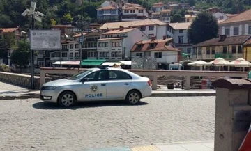 V spremstvu 75-letne policije v Prizrenu je domnevno raztrgal glasovnico, potem ko je São dovolil ženi, da pomaga pri anketah.