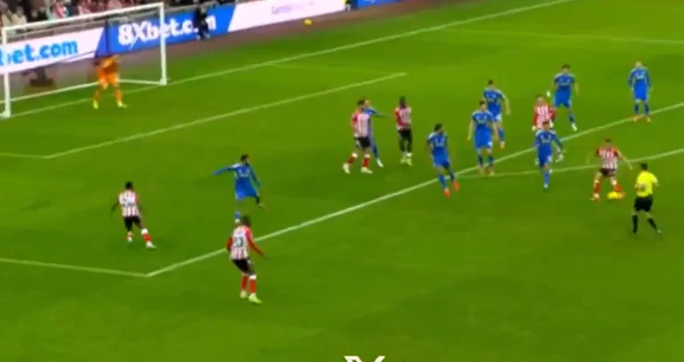Verbazingwekkende assistent van Granit Jaka, Sunderland in de overhand van Leeds