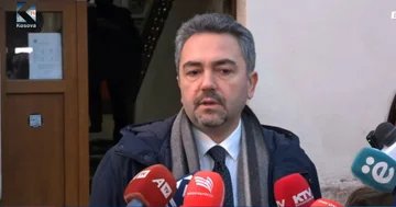CEC 리더 Kreshnik Radoniqi 늦은