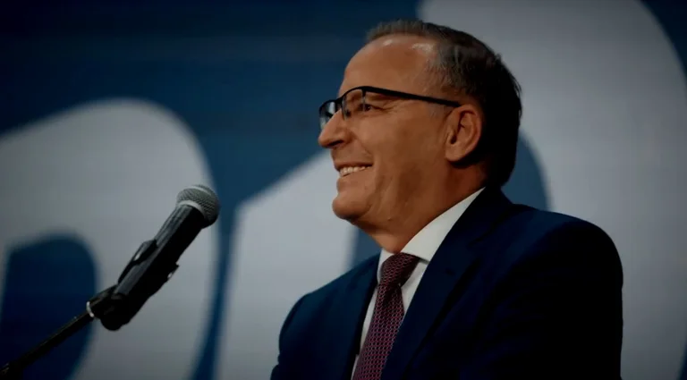 Hamza: Przetestowałeś rząd podziałów, upór i chaosu i nie zadziałałeś, dołączyłeś do mnie w Kosowie.