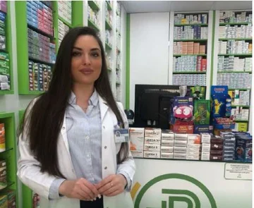 젊은 삶에 의해 분할, pharmacist Kaltrin Gashi