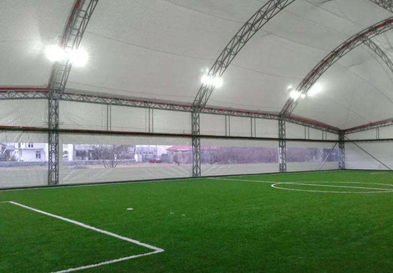 Fájdalmas: Ball megütötte a mellkasát, miközben focizott, 42 éves albán meghal