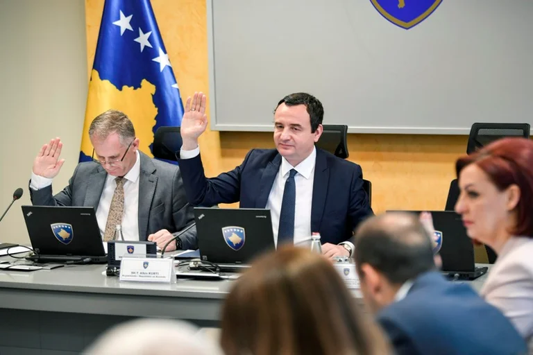 “Qeveria Kurti më jotransparentja që nga pas lufta”