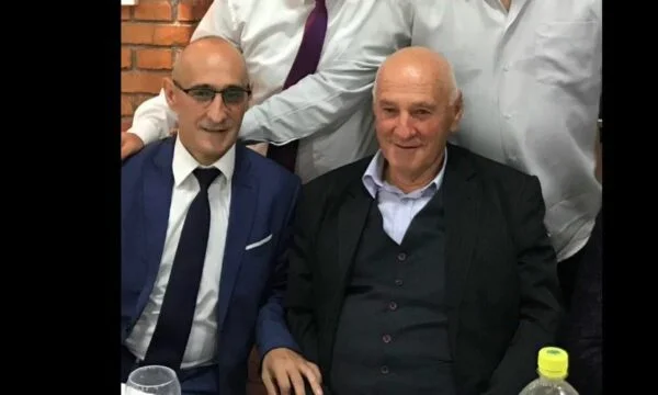 Sali Mustafa's nichtje is opgewonden over opa's dood: in de buurt had je je kinderen; Genz, Ben, en Licht, maar niet Cal