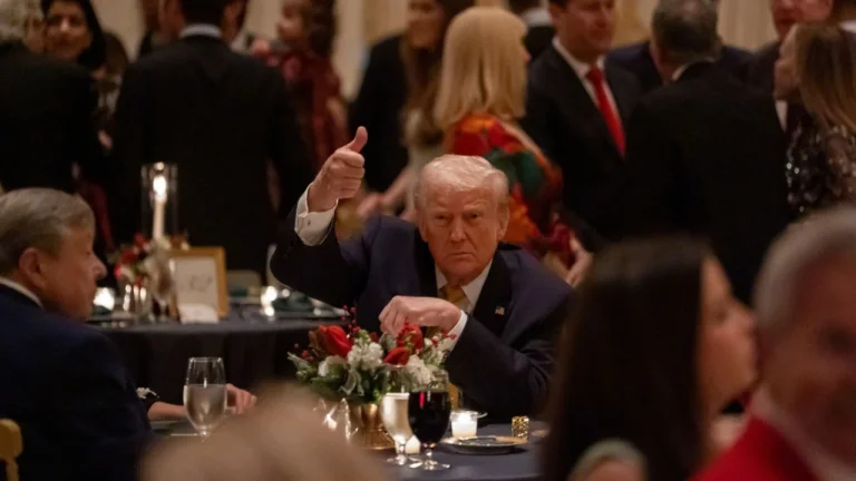 La gira estranya de Trump: Bon Nadal a tots, incloent el fons de l'esquerra radical