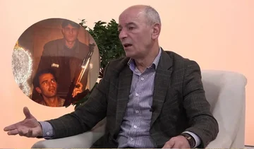 로그인 스토리 : 세르비아 militia 및 Thaci 및 친구들과 저장 한 버스 드라이버