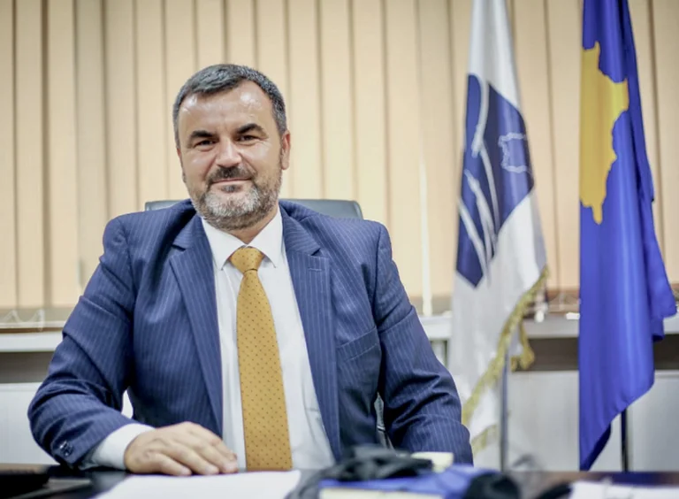 El poble va acceptar més de 1.000, 600 queixes, el govern pel que fa a criticar