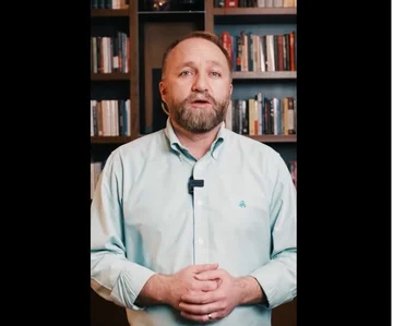 Abelard Tahiri : 아이들이 무료로 꿈과 관리 할 수있는 Kosovo 구축 (비디오)