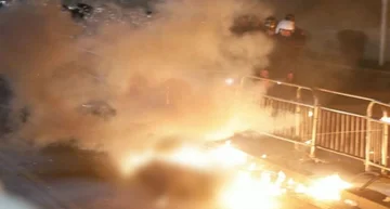 발에 Molotov를 파는 순간, <x0 불꽃