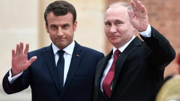 푸틴은 파리 초대를받습니다 : Macron과 대화를 준비