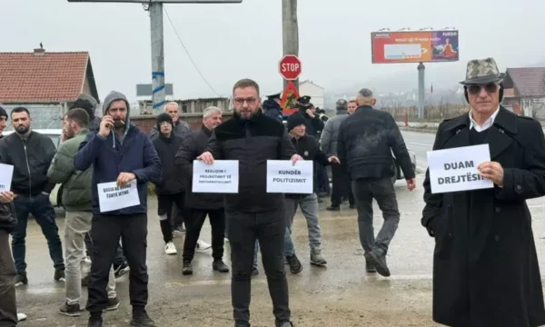 War” voor straatrechten protestbewoners van het dorp Pugoc en Barleve